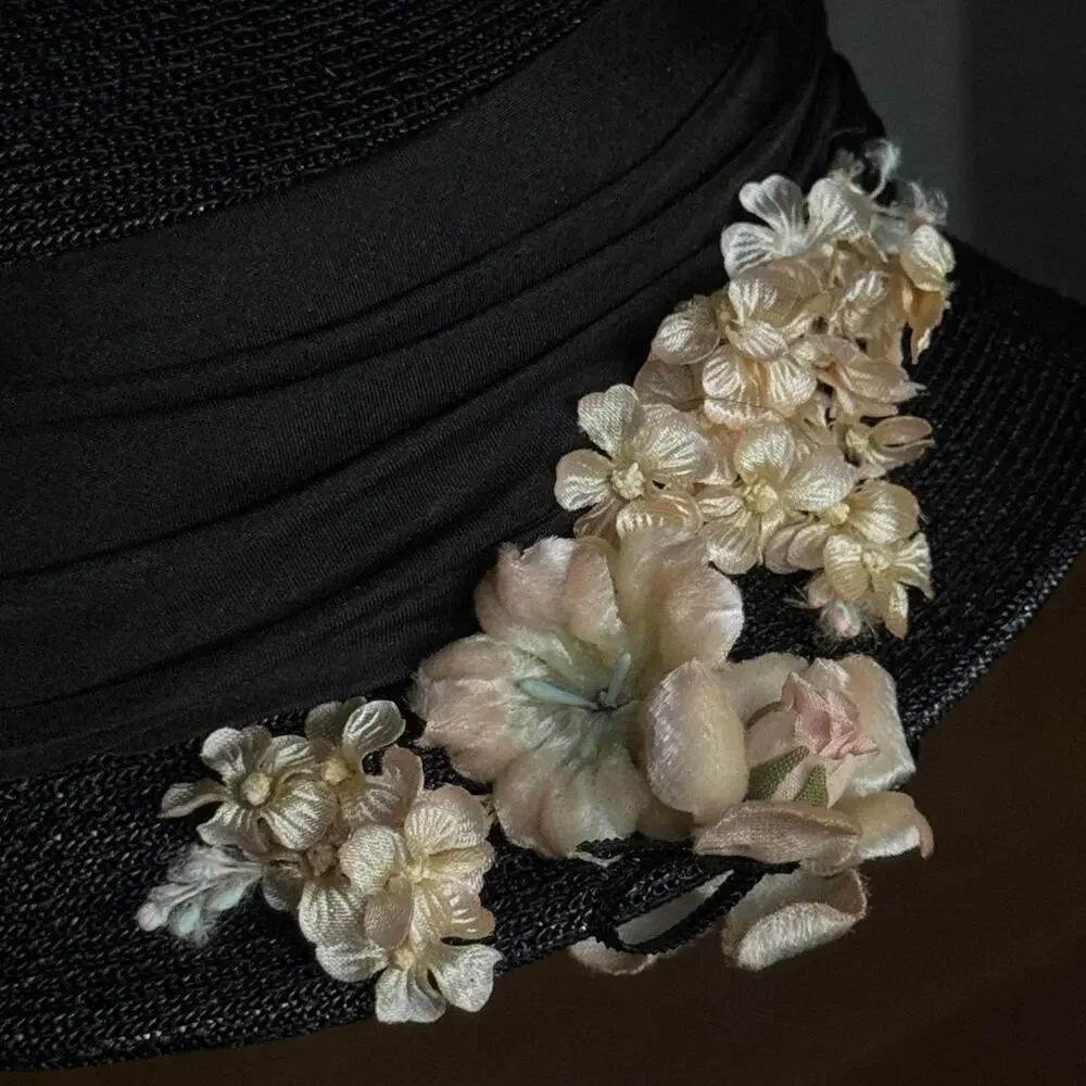 Vintage 1960s Marché Exclusive black short brimmed raffia hat cloche 3D flowers